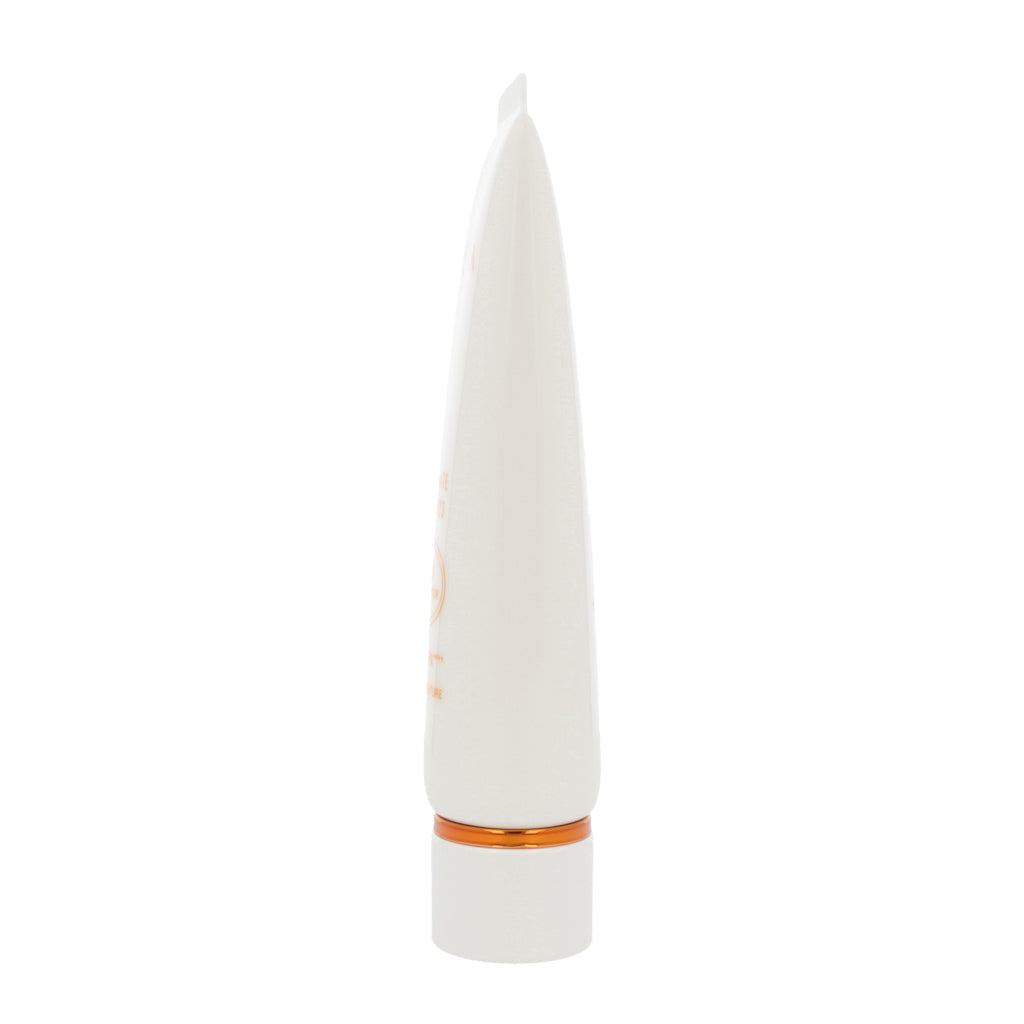 HERA Sun Mate Leports Pro Waterproof SPF50+ PA++++ 70ml - Contains moisturizing ingredients to keep the skin hydrated, preventing dryness and irritation.