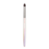 The PICCASSO Collezioni Plasma 34 Eyeshadow Brush is designed for versatile eyeshadow application and blending.