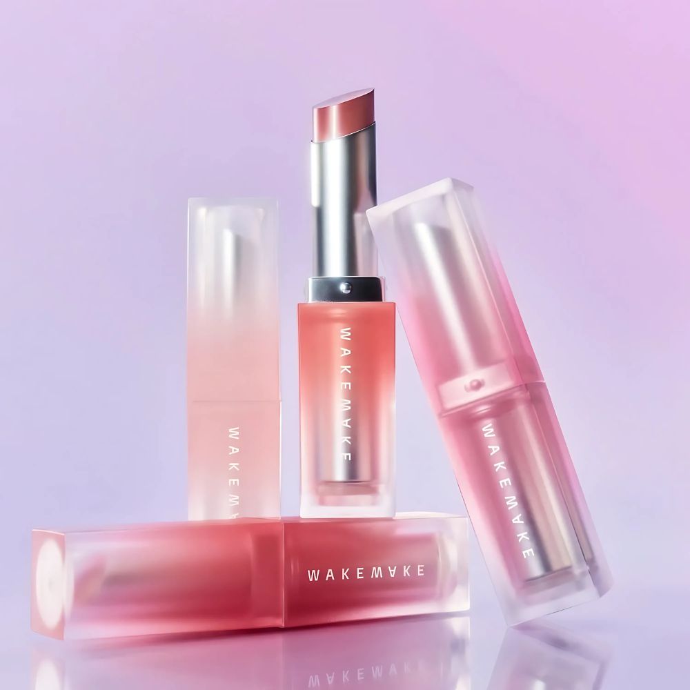 Perfect for daily wear, this matte lipstick offers buildable coverage, allowing you to achieve anything from a subtle, barely-there tint to a more intense, full-coverage look.