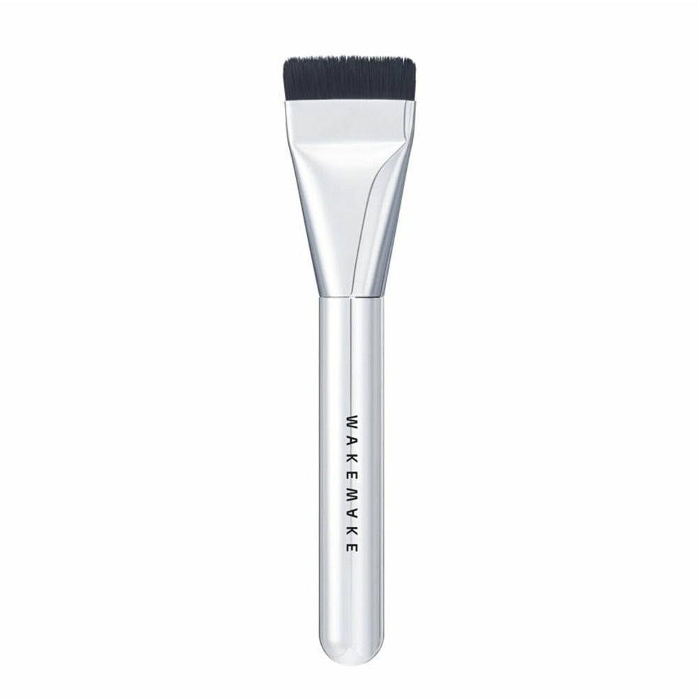 The set includes a wide foundation brush with a spatula design, perfect for spreading and blending liquid or cream foundations seamlessly.