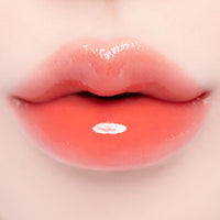 BANILA CO Dew Glow Tint 3.8g: A moisturizing lip tint that offers a radiant finish, perfect for achieving a fresh, dewy look.