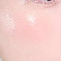 Hince is a Korean beauty brand known for its elegant, minimalistic packaging and high-quality formulations.