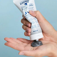This foaming cleanser effectively removes dirt, oil, and impurities while helping to balance the skin’s moisture levels. 