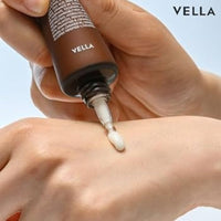 Specifically formulated for the neck area to improve skin texture and firmness.