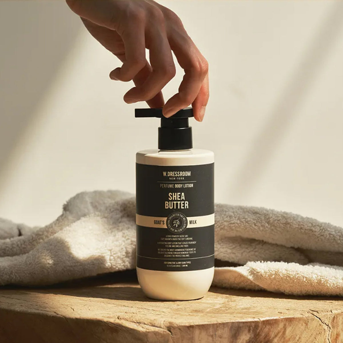 W.DRESSROOM Perfume Body Lotion Shea Butter 300ml