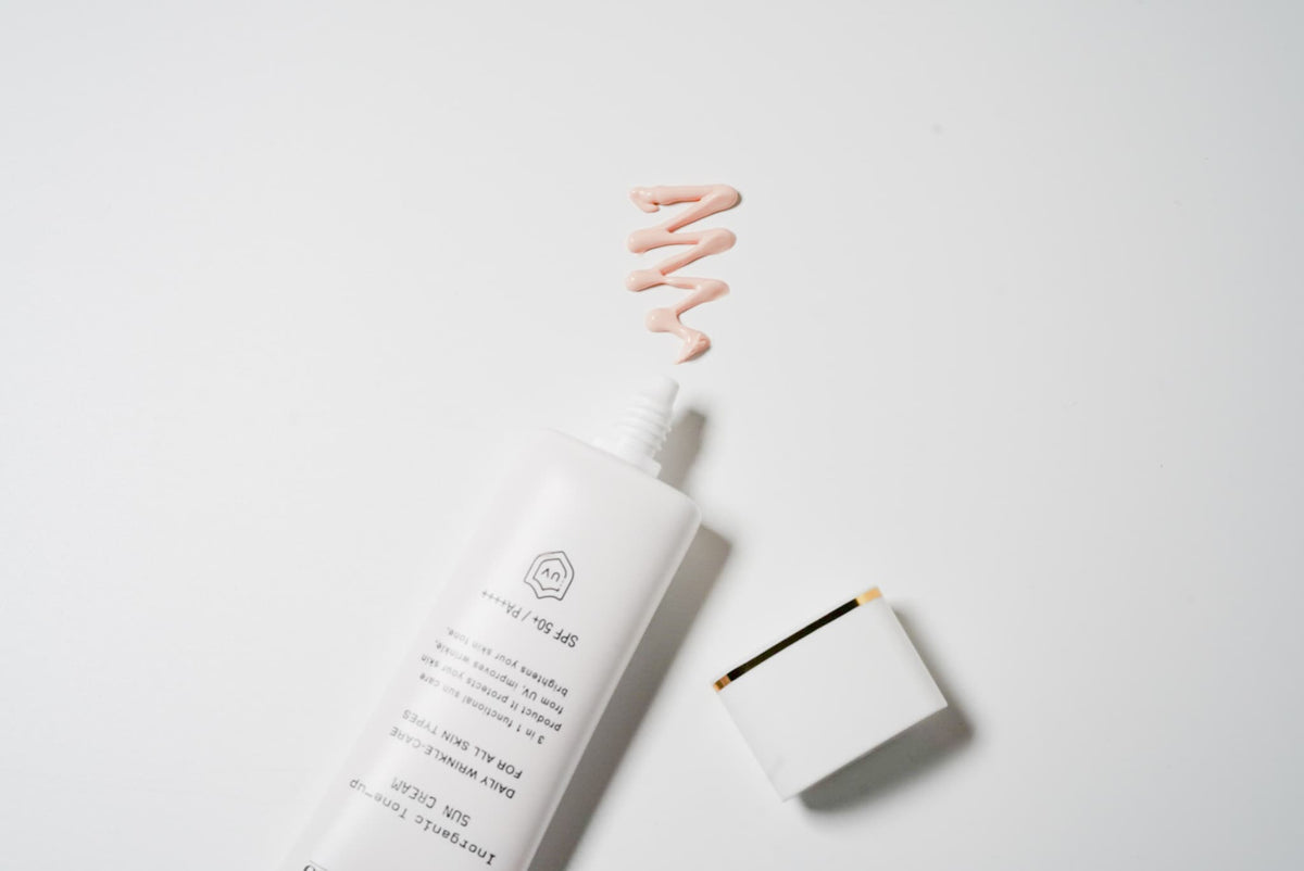 A tube of Cellhappyco Inorganic Self-driving Tone Up Sun Cream, 50g.